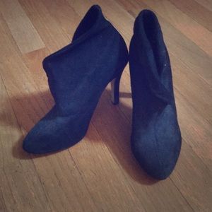 Forever 21 black booties